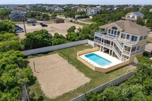 Whalehead Beach House | 3Min Walk to Beach Pool and Hot Tub