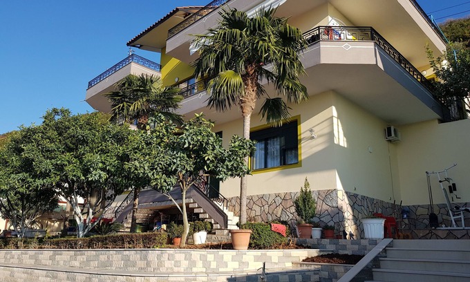 Orikum Villa | 4 Bed, Sleeps 11, Free Parking, Pets Allowed