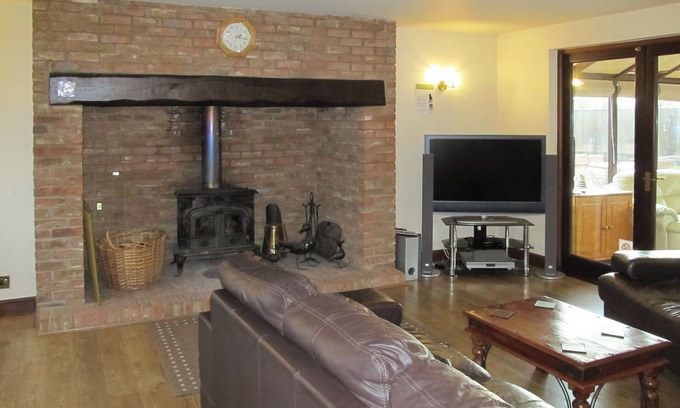 East Dereham Cottage | 4 bedroom accommodation in Dumpling Green, near Dereham