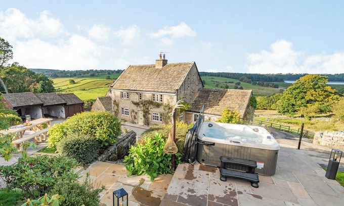 Otley Cottage | 4 bedroom accommodation in Jack Hill, near Harrogate