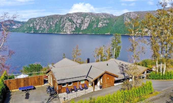 Farsund House | 4 bedroom awesome home in Farsund