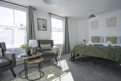 Canterbury House | 4-Bedroom Central Canterbury Cottage