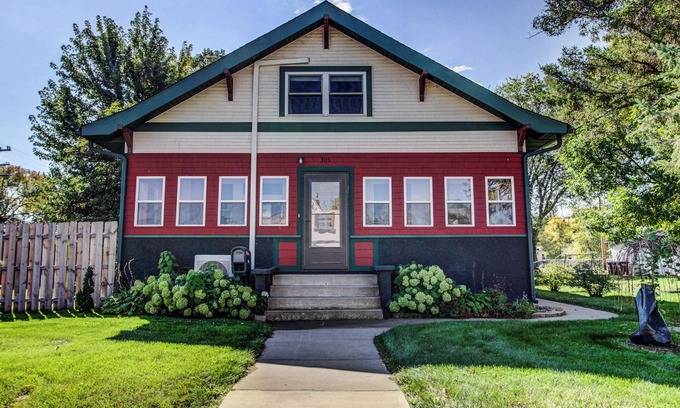 Little Falls House | 4-bedroom charming little ranch house, fundraiser for Camp Justice nonprofit