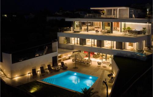 Susica House | 4 Bedroom Stunning Home In Murter
