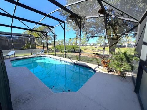 Haines City House | 4 Bedroom Villa with Private Pool & Golf Course Views
