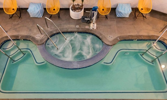 Venice Hotel | 4 Better-than-Basic 2 Queens at The Kinney Venice Beach, Pool!