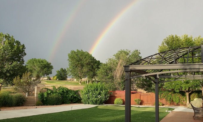 Santa Fe House | 4 BR Resort-Style Living on Santa Fe Country Club! Entire Large Home- Lt!Bright!