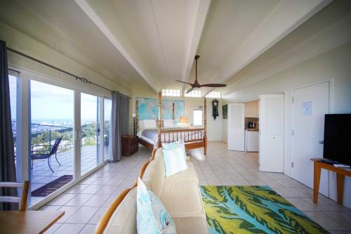 Diamond Head - Kapahulu - St. Louis Apartment | 4 Mi to Beaches Honolulu Hideaway with Views!