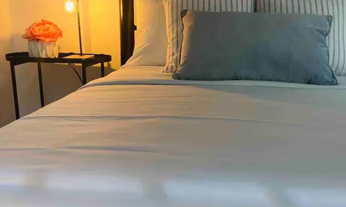 Hipodromo Apartment | 4 people, 2 Full beds (bunk beds), AC, 1 bedroom, bathroom and kitchen.