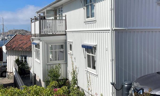 Skaerhamn House | 4 person holiday home in SKÄRHAMN