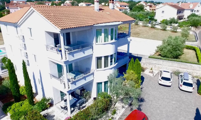 Vantacici Apartment | 4 star apartment in Malinska 150m from the beach with pool, dishwasher, wifi, air conditioning