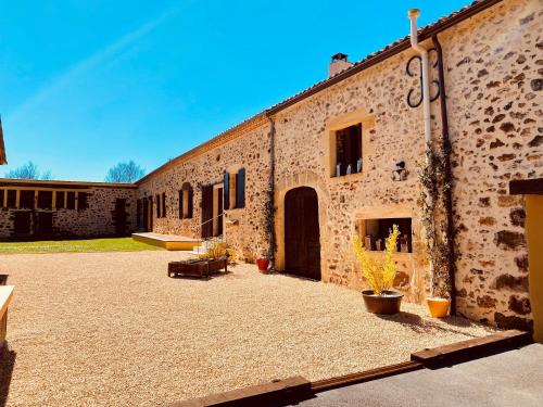 Capdrot House | 4-Star Tourism Rated Holiday Home, 6 Bedrooms, with Air Con & Private Heated 10x4M Salt Water Pool - 40 Mins from Bergerac