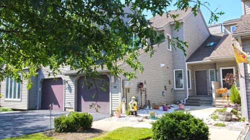 Cape May Apartment | 402 Saint James Place