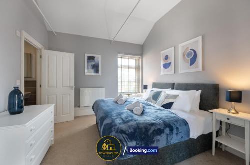Colchester House | 4BR House by Townhouse Stays, Short Lets & Serviced Accommodation in Colchester with Garden, Free Parking & WiFi