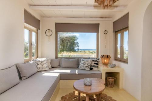 Agios Ioannis House | 4Twaves beach house - BeachFront in Agios Ioannis