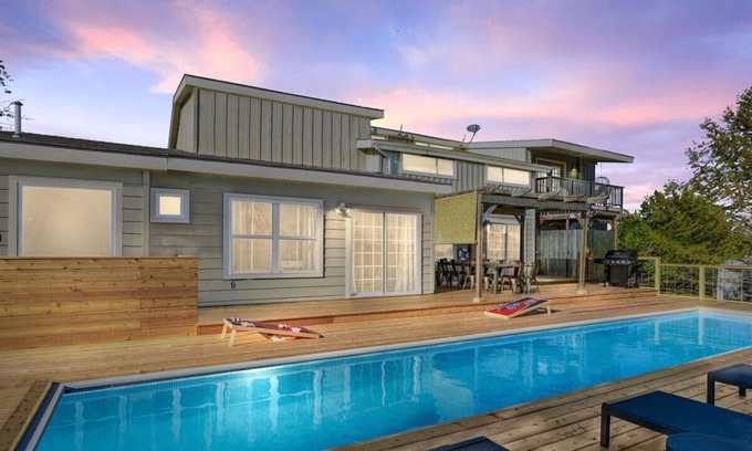 Manor House | 5 Acre Country Retreat | Hot Tub + Pool + 2 Primary Suites | Great 4 Gatherings