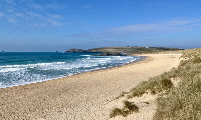Constantine Bay House | 5 bed, 3 bath detached holiday home close to Constantine Bay beach with parking