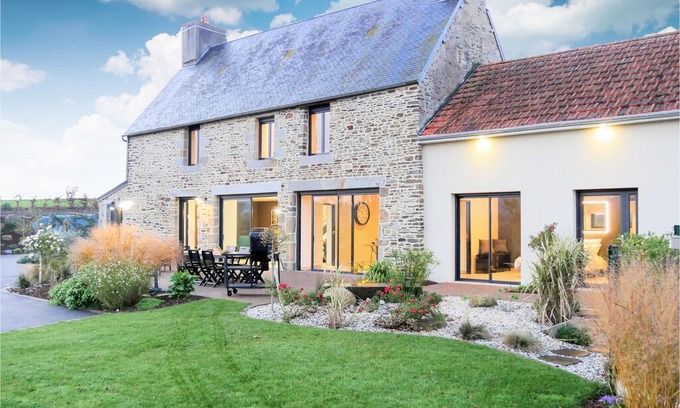 Ponts House | 5 bedroom accommodation in Ponts