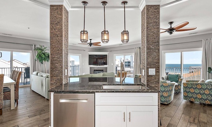 North Ocean City Condo | 🏖️ 5 Bedroom Penthouse Ocean Views, Renovated, Pool, Stunning Ocean Views🏖️