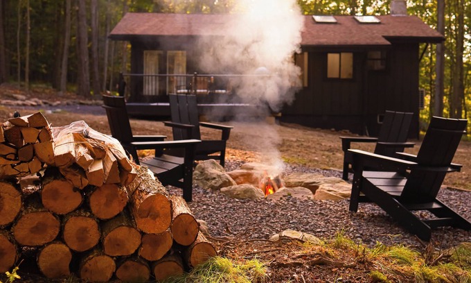 Gouldsboro Cabin | 5 min walk to indoor pool. Tranquil Poconos Cabin for couples or small families