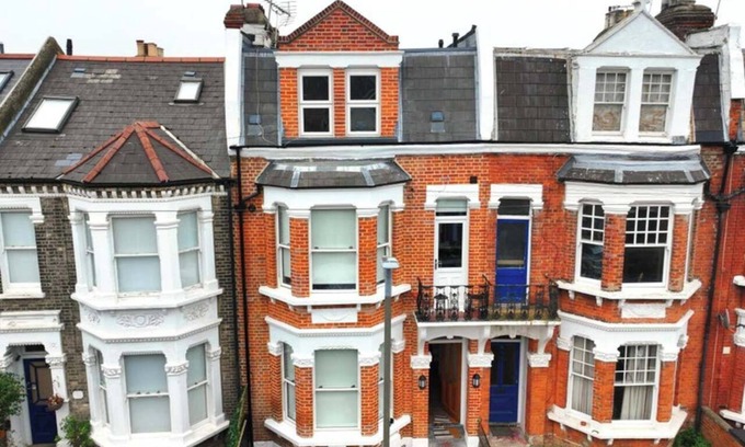 Thamesfield Apartment | 5 mins to Fulham, Sleeps 6, Deluxe Suite 60"TV + Netflix + Games ShortStays