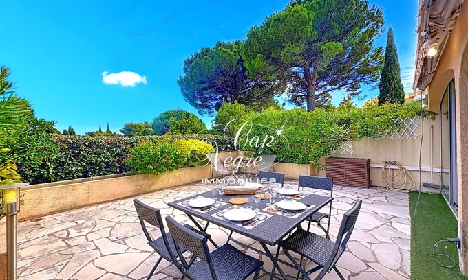 Le Lavandou Ski Chalet | 5-person house with pool and beach access