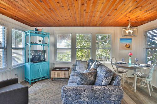 Treasure Island House | 5 - Seahorse Cottages - Coconut