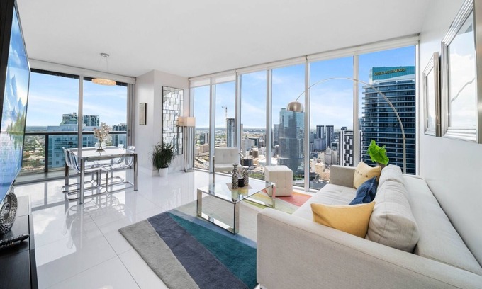 Downtown Miami Apartment | 5-star HIGH floor corner hotel condo. City & Water Views. 2 bed & 2 full bath