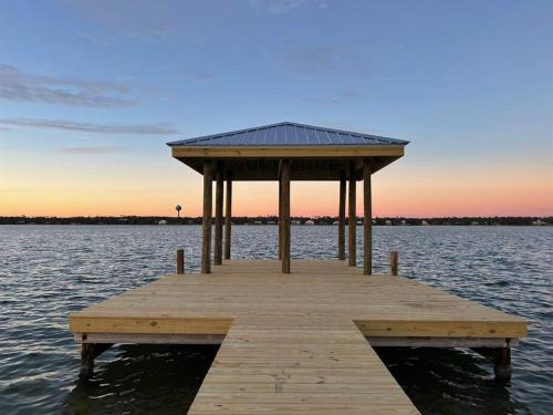Gulf Shores Apartment | 5-STAR Location l Steps2Beach l Lagoon Front