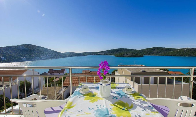 Tijesno Apartment | 50 m² Apartment ∙ 2 bedrooms ∙ 5 guests