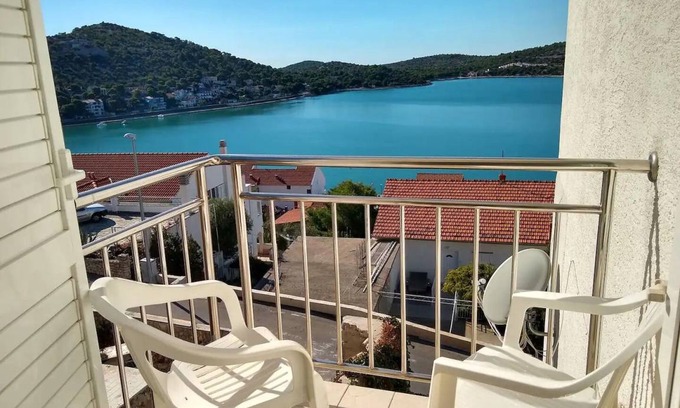 Tijesno Apartment | 50 m² Apartment ∙ 2 bedrooms ∙ 5 guests