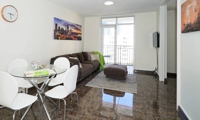 West Perth Apartment | 55 Next to Kings Park & the City sleeps 2