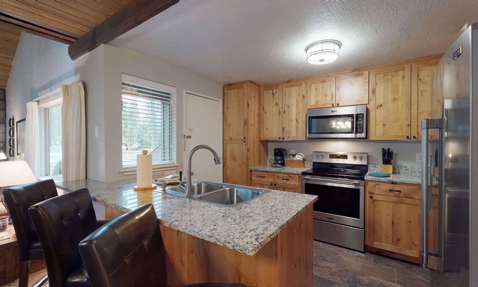 Tennis Village Condo | 58 Tennis Village | 2 BR / 2 BA, Sleeps 4