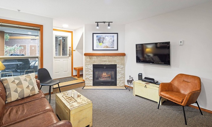 Village North House | 59 Glaciers Reach this 2br home has a hot tub & pool in Whistler Village