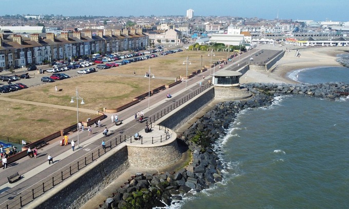 Lowestoft Cottage | 6 bedroom accommodation in Lowestoft