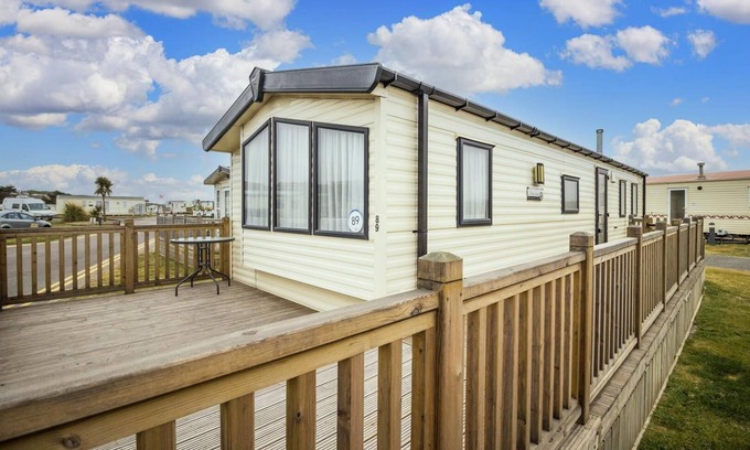 Lowestoft House | 6 berth caravan with decking at North Denes in Suffolk ref 40089ND