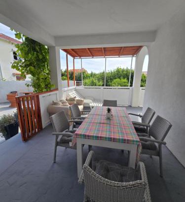 Barbat na Rabu Apartment | 6 M, 50 m do plaže