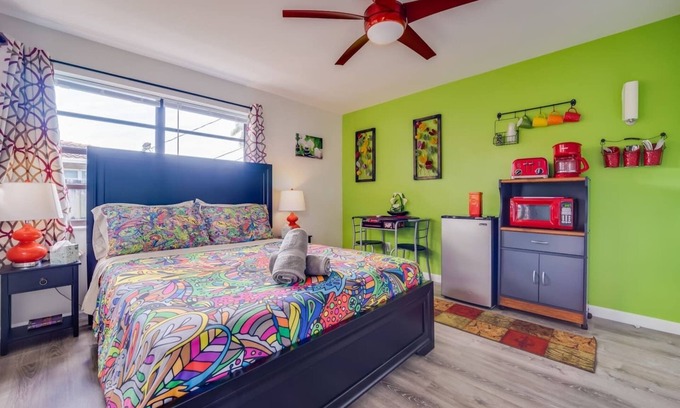 Middle River Terrace Apartment | π³οΈβπ #6 Walk to Wilton Drive
