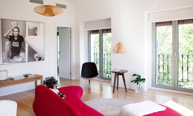 Golden Triangle of Art Apartment | 60 Balconies Art