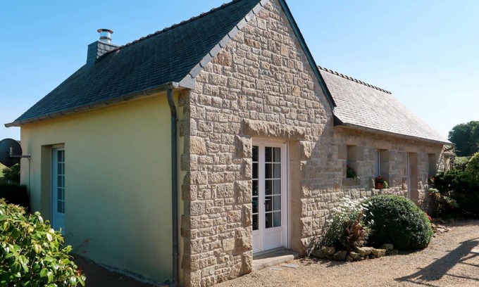 Plounevez-Lochrist Apartment | 60 m² Apartment ∙ 1 bedroom ∙ 2 guests