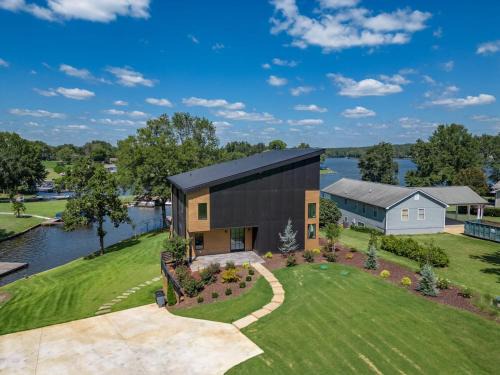 Lake Oconee House | 6br 5ba Luxe Waterfront Stay Uga Fall Getaway