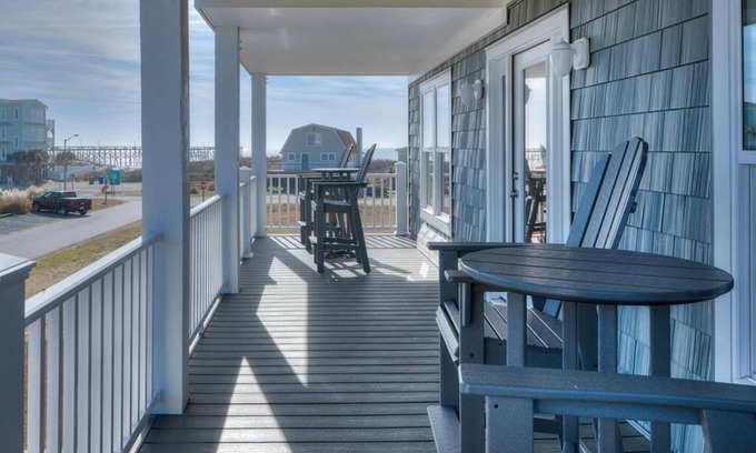 Yaupon Beach House | 6BR/6.5BA House - BRAND NEW, OCEAN VIEWS, POOL, Putting Green, Sleeps 16