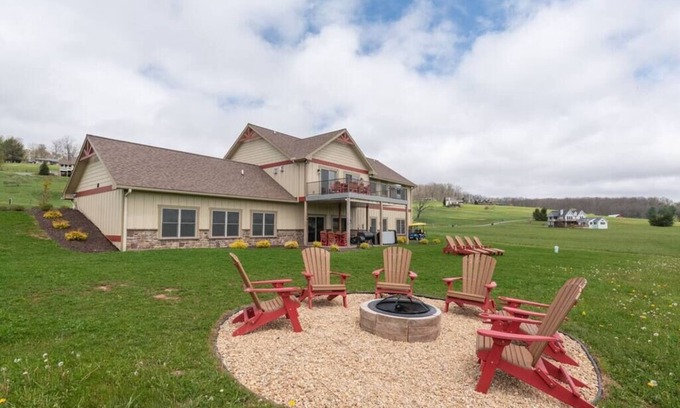 Waterfront Greens House | 6BR Luxury Lakeside Escape w/Indoor Pool