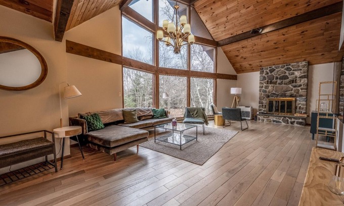 Windham Ski Chalet | 7 Bedroom Luxurious Chalet In Windham, NY
