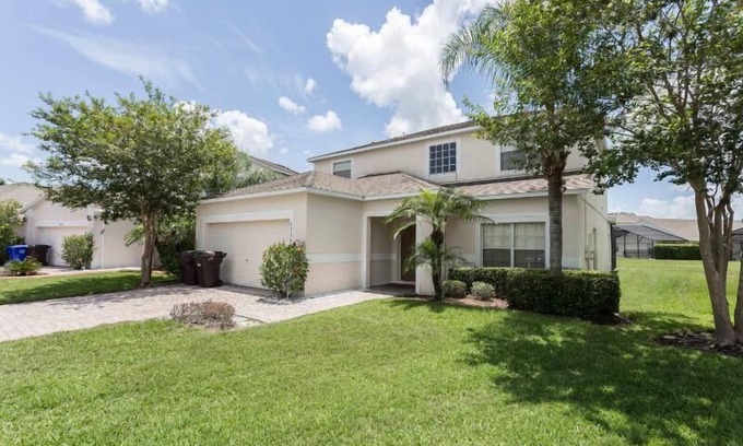 Cumbrian Lakes Villa | 7 BEDS/7 BATHS,SOUTH FACING POOL WITH WATER VIEW,ALL NEW FURNITURE,10 MIN DISNEY