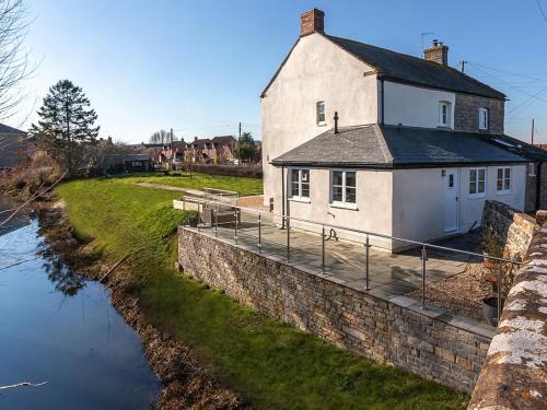 Ilton House | 700 Westport