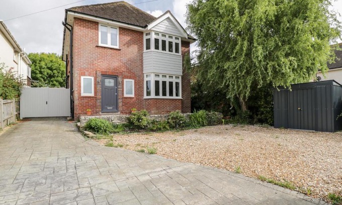 Swanage House | 72 Ulwell Road