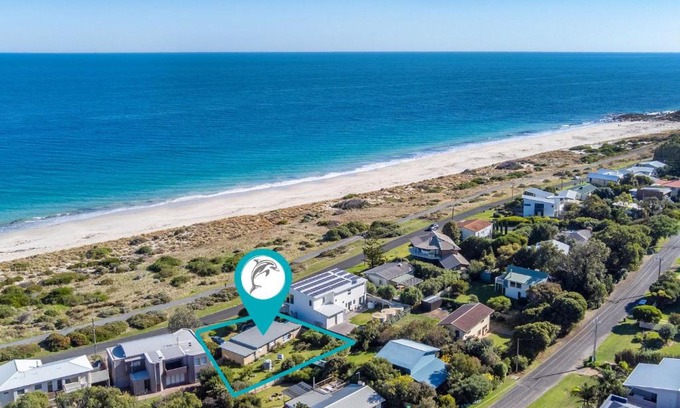 Carrickalinga House | 77 Gold Coast Drive