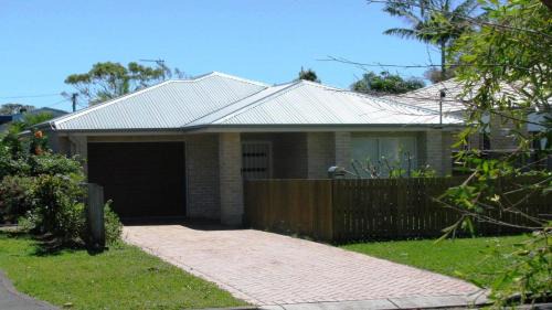 Moffat Beach House | 77 Roderick St Moffat Beach QLD