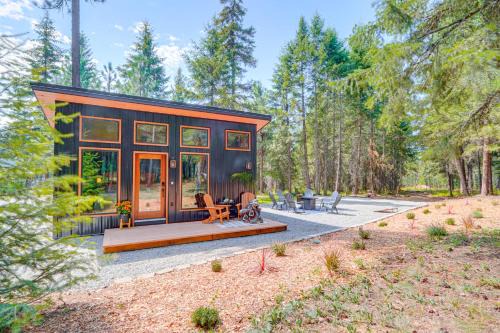 Athol Apartment | 8 Mi to Farragut State Park Wooded Cabin Escape!